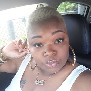 Meet your Posher, Tonya